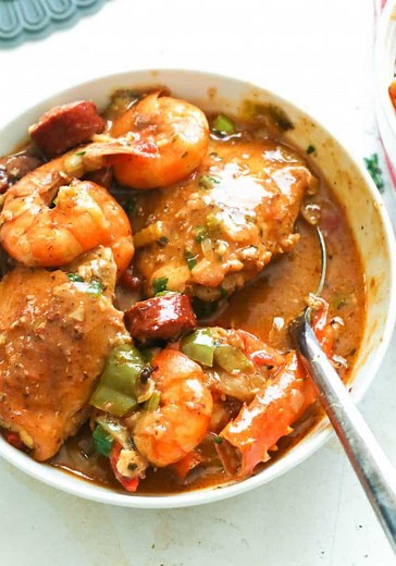 Spice up your meals with the best Gumbo Recipe in town! This chicken, sausage, and seafood stew is bursting with authentic Cajun flavors from Creole Seasoning, paprika, and gumbo file. If you’re looking for the best Louisiana Gumbo recipe, then you’ve come to the right place. (Ahem!) Many years of trial and error have finally led this gumbo lover to the perfect recipe. And now, I can proudly share this recipe with you. Not to brag, but this gumbo will surely be your new favorite! 😉 Find the ful