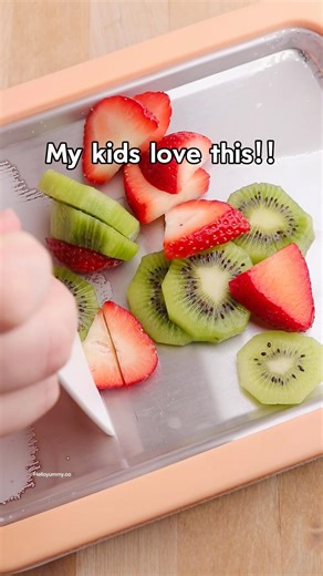 Make your own delicious fruit frozen yogurt 🍓 details below 👇🏼 #kitchengadgets #frozenyogurt