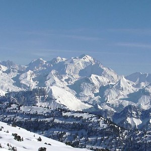 🏂 Happiness awaits this winter in the majestic French Alps ☀️ | Explore France