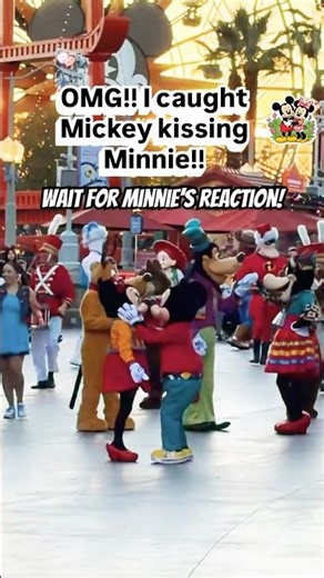 MICKEY AND MINNIE CAUGHT IN THE ACT! 🐭❤️ #DisneyMagic #Shorts