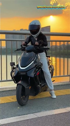Have you got the new 2026 ZEEHO AE4 yet?! 🛵✨ #zeehoae4 #electricmotorcycle #scooter