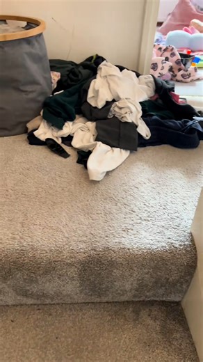 Laundry and room cleaning routine for a fresh and organized space