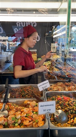 The Famous Thai Chef Cooking 40 Variety of Thai Curries Per Day | Thai Street Food