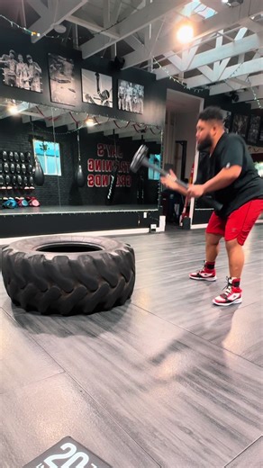 Forging power one swing at a time. No shortcuts—just work. Conditioning for rounds that don’t break you. This isn’t cardio. This is intent. Heavy swings. Heavy lungs. Heavy mindset. 🔨🛞🥊 #Sledgehammer #FightConditioning #MuayThaiTraining #CombatAthlete #FunctionalStrength #GripStrength #PowerEndurance #NoEasyRounds #BuiltNotBought #GymWork #HeavyHands #WorkEthic #ForgedNotGiven