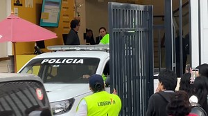 5.9K views · 35 reactions | #Trujillo  Una estudiante de la Universidad Privada del Norte, campus El Molino, perdió la vida tras sufrir, aparentemente, un paro cardíaco dentro de las instalaciones de dicha casa de estudios. Personal de salud y Policía Nacional llegaron hasta el lugar. Noticia en desarrollo.  Cortesía | Pandemonio | Facebook
