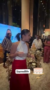 Radhika Merchant Bday Cake Viral Video With Akash Ambani Starreallife #starreallife #anantambani #radhikamerchant #Ambani #rihanna #nitaambani #ishaambani #reliance #shahrukhkhan #salmankhan #aishwaryarai #paris #Olympics #olympics2024 #honeymoon #birthday #bday #antilia | Starreallife