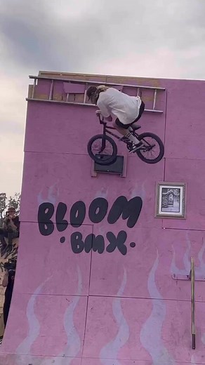 Simple Session best trick winner Reed Stark just won best trick on this The Bloom BMX x GT Bicycles setup with his boy Corey Walsh at the Florideah Swampfest. Congrats, homie! 🐊🧨 Reed is having way too much fun at the Swamp. Shout out to Trey Jones and everyone involved and behind this super rad event! See you all in August in Tallinn! | Simple Session