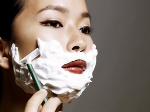 Dermaplaning: técnica de depilação é acessível e não engrossa os pelos