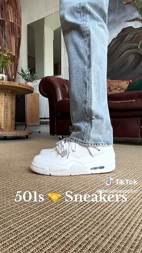Best Sneakers for Levi's 501 Jeans: Style Guide