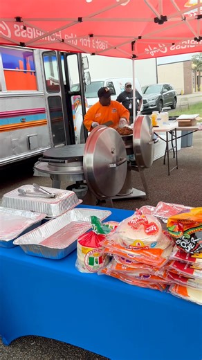 2.9K views · 105 reactions | Serving others is not merely a task to be checked off a list; it's an expression of Christ-like love and a way to participate in God's work in the world. HAPPY 7TH YEAR Taste for The Homeless If you would like to donate, here's how: www.Tasteforthehomeless.org or Cash App at $TastefortheHomeless. Thank you!! #homelesslivesmatter #ServingWithLove #heartforthepeople | Taste for The Homeless | Facebook