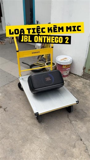 JBL PartyBox On-The-Go 2: Trùm Karaoke Di Động Kèm Mic Xịn! 🎤 #shorts