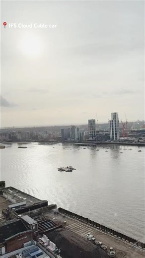 📍IFS Cloud Cable Car #cablecar #london #travel #shorts #uk #ytshorts #unitedkingdom #traveldiaries