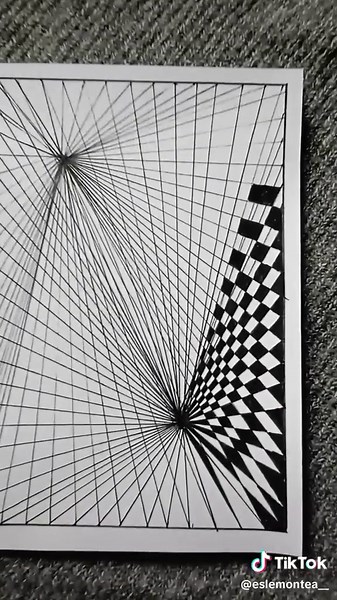 Menggambar Nirmana Bidang untuk Terapi Stres: Tantangan dan Keunikan