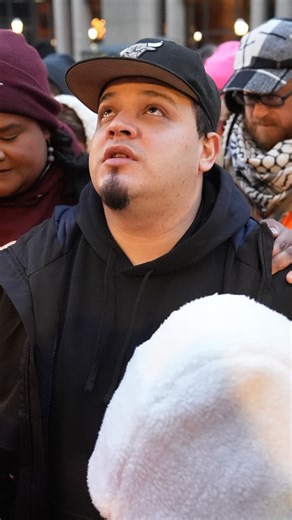 Yesmani Gomez on Instagram: "Baltimore.— Kilmar Abrego García se presentó ante medios este viernes tras ser liberado de custodia migratoria. En español, dijo: “Estoy aquí como un hombre libre, y quiero que me recuerden así, con la cabeza en alto.”"