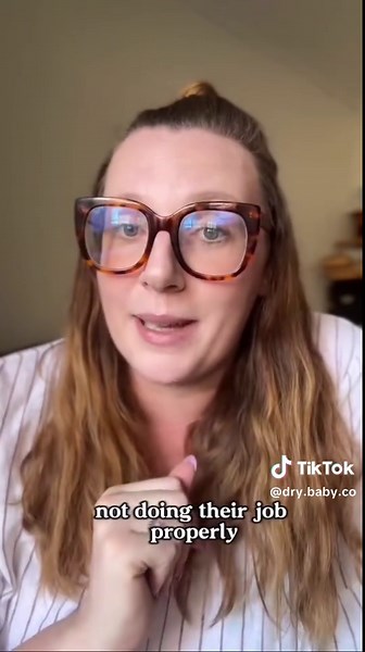 The ORIGINAL Leakproof Bib! Reflux is no match for Dry Baby Co! Check them out today www.drybabyco.com #baby #babyproducts #infantreflux #babyreflux #organic #organiccotton #waterproof