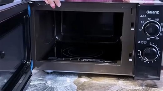 不看说明书也能操作，智能触控设计，轻松上手。