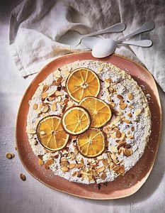 Gâteau magique aux amandes et fleur d’oranger pour 6 personnes - Recettes - Elle à Table