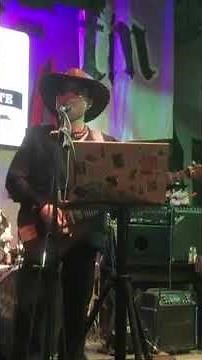 C-Rock Bluesman Vietnam 🇻🇳 sings Blues - "Crossfire - Stevie Ray Vaughan"