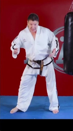 Skip the step and surprise your opponent. #selfdefense #martialartscommunity #shorts