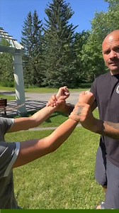 Basic self defense… don’t compromise your own balance. If you’re just starting out on your journey of building the skills to keep yourself safe, I strongly suggest you check out my Level 1 Foundations program. It gives you all the necessary skills you need to protect yourself. 👇 https://selfdefensegoat.ca/products/self-defense-seminar-complete-training-program 🫸🤛 | Self Defense with Kevin Goat