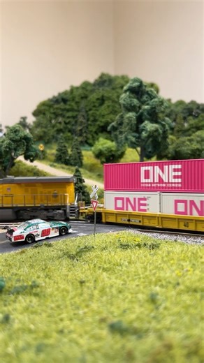 ONE Train Clip 2. Modular Model HO Layout 1/13/2026