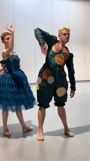 BalletX on Instagram: "A sneak peek in rehearsal for Amy Hall Garner’s “Petrushka”. The work comes to life in its world premiere, January 8 & 9. Created in collaboration with @pcmsconcerts and @ensemble132, this powerful new telling invites audiences into a richly reimagined world. Choreography: @amyhallgarner 🎵 @ensemble132 Costume Design: @emmakingsbury 🎥 @tmk1973 📅 January 8 & 9 📍 Perelman Theater, Kimmel Center #BalletX #BX20"