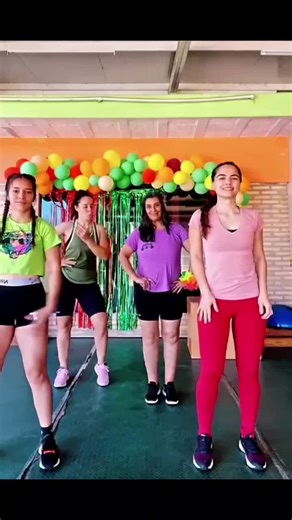 Bailecito para recibir la primavera 🌺🌸🌼 #spring #gymtok #primavera