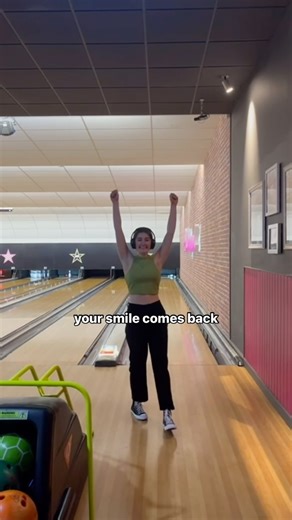 Zara Beth 🌙 on Instagram: "getting my autism diagnosis saved me🌻👇🏻 now, many people were surprised when I was “happy” about getting diagnosed as autistic ✨ questions came up like: • Why are you excited about struggling with so many things? • Why would you be excited about your brain working in a way that makes life more difficult? • Why would you *want* to be autistic? But the truth is, I’ve always sort of known i was autistic! 🙈 childhood me knew she was different when she couldn’t enter c