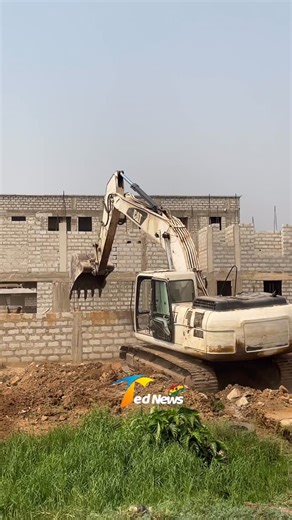 TEDNEWSGH.COM 🇬🇭 on Instagram: "Building collapses reported at Tse Addo as authorities say some structures blocked the lagoon’s natural flow, causing flooding during heavy rains. #tednewsgh #ghana #viral #buildings #accra"