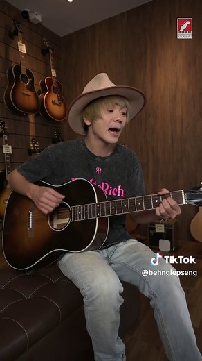 Suberidai - สึบาสะ โมริ (Tsubasa Mori - 森翼) กับ Gibson Keb Mo 12 Fret J-45 🥰🥰 #Suberidai #TsubasaMori #Reborn #เบ๊เงียบเส็งรีวิวหน้าตู้ #เบ๊เงียบเส็งจับคู่รีวิว #Gibson #่KebMo #J45 #CoconutSunday #อนิเมะ #กีตาร์ #behngiepseng #เบ๊เงียบเส็ง