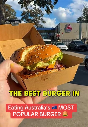 Eating Australia’s 🇦🇺 MOST POPULAR BURGER 🍔