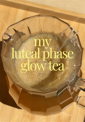 It’s so helpful to have an iced tea ready and brewed in your fridge the week before your period 💌 RECIPE: 6 cups water 2 spearmint tea bags 2 jasmine green tea (or regular) 1inch piece of ginger 1 whole lime (peeled) 1/3 - 1/2 cup sweetener Blend and pour over lots of ice! Wishing my luteal phase divas the best week 💘 #fypagee #lutealphasefood #luteaphasetea #icedtea #dayswithabril
