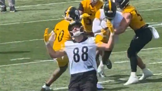 Steelers star visibly frustrated with Aaron Rodgers in training camp moment