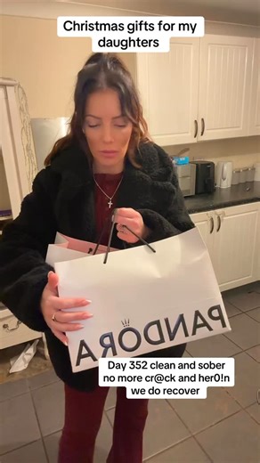 Charlotte seaman on Instagram: "#wedorecover #charlottesrecovering #family #addict #fyp I’m Charlotte I had a 23 year dr?g addiction 18 years was cr8ck and her0in im now 352 days clean and sober we do recover recovery is a beautiful thing x"