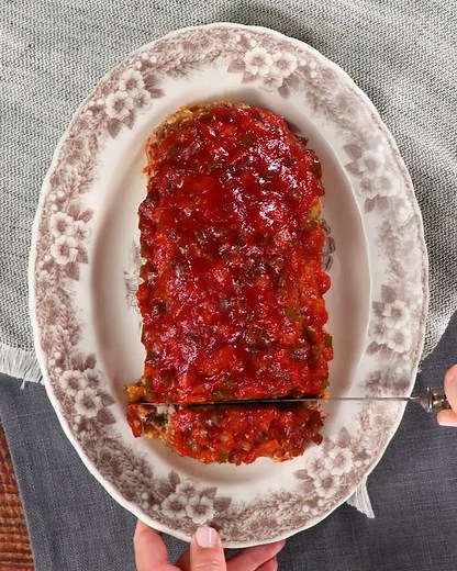 863K views · 340 reactions | We originally published this dinnertime classic in 2006, and it has been a fan favorite ever since Get the recipe: https://trib.al/JPyY0MT | Southern Living | Facebook