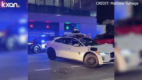 WATCH: Waymo blocks first responders during Austin shooting