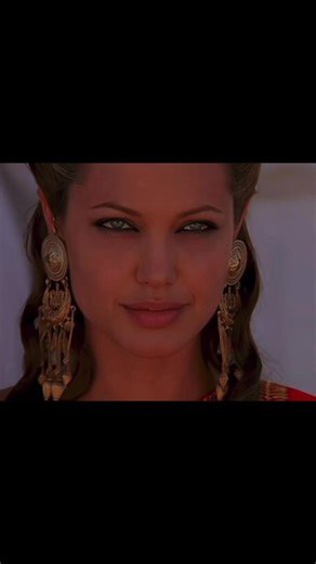 Angelina Jolie in Alexander The Great 👑 #angelinajolie #fypシ #movieclips