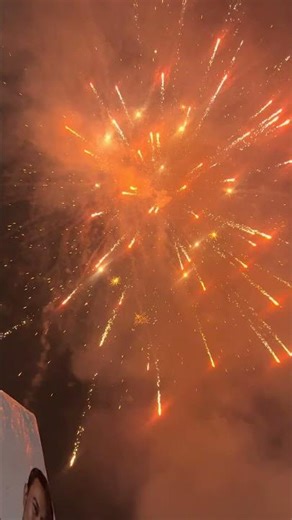 16 shots 2 inch Shell Explorer by Legendary Fireworks ( 2026 new years countdown )