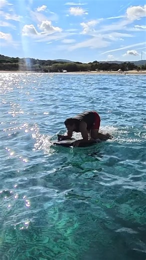 Beginners need more power to #efoil🤣 #efoillessons @ #sainttropez | Efoilmasters