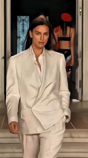 Irina Shayk for Ralph Lauren SS 2023 Show #irinashayk #fashion #ralphlauren #shorts #model #modeling