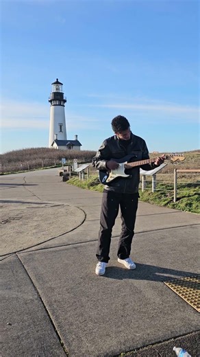 learning Nutshell by Alice in Chains in Newport Oregon #nutshell #aliceinchains #layne #laynestanely
