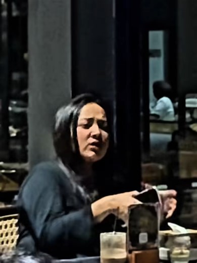 Bintang Jua Menghibur di Cafe: Part 2 yang Menyentuh