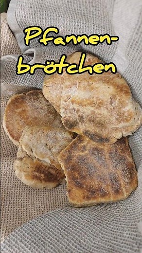 Yeast-free pan bread. These pan-baked bread rolls are easy, quick, and inexpensive to prepare.