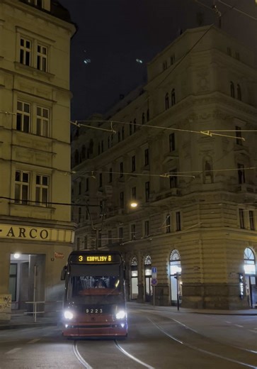 Feel the vibe 🪐 #praha #prague #prag #praguecity