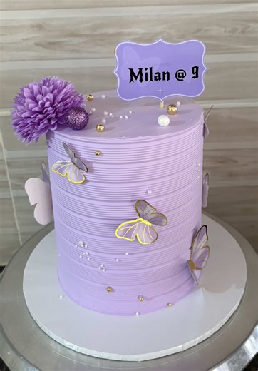 Butterfly themed cake☺️#repeatdesign #sucrecakesandbites🍰🧁🎂 #cakes #nairobitiktokers