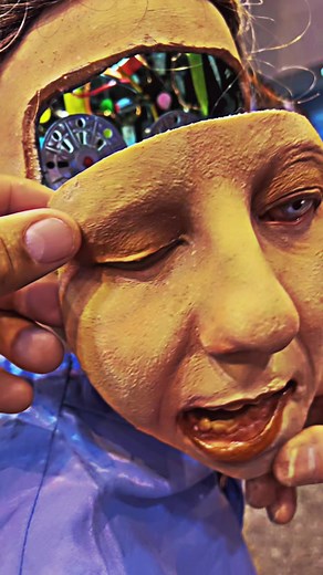 Her face fell off😮😂 Cora-Bot 🤖at TransWorld's Halloween & Attractions Show ! VFXcreates baby!! #transworldhauntshow #transworld2024 #vfxcreates #fyp #robot #parati #foryou