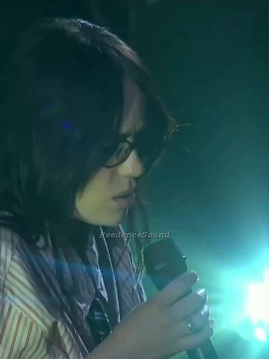 Los ojos de Billie Eilish: Letra y versiones