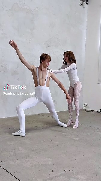 Model poses for photographers 📷#ballet #art #fyp #photography #balletphotography #foryou