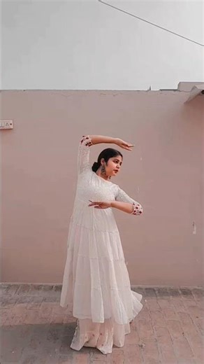 tere hawale kr dia......🤍 #dance #semiclassicaldance #song #love #viral #video #shorts #ytshorts