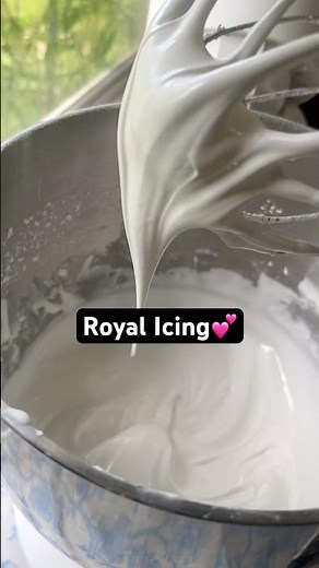 Making Royal Icing! 💕